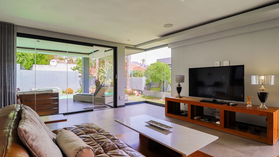 To Let 5 Bedroom Property for Rent in Fresnaye Western Cape